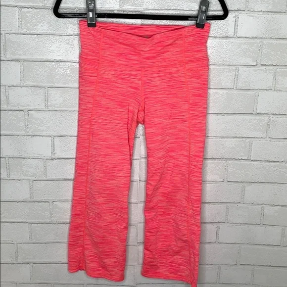 Athleta Energy Power Up Capri in Coral - Picture 2 of 11